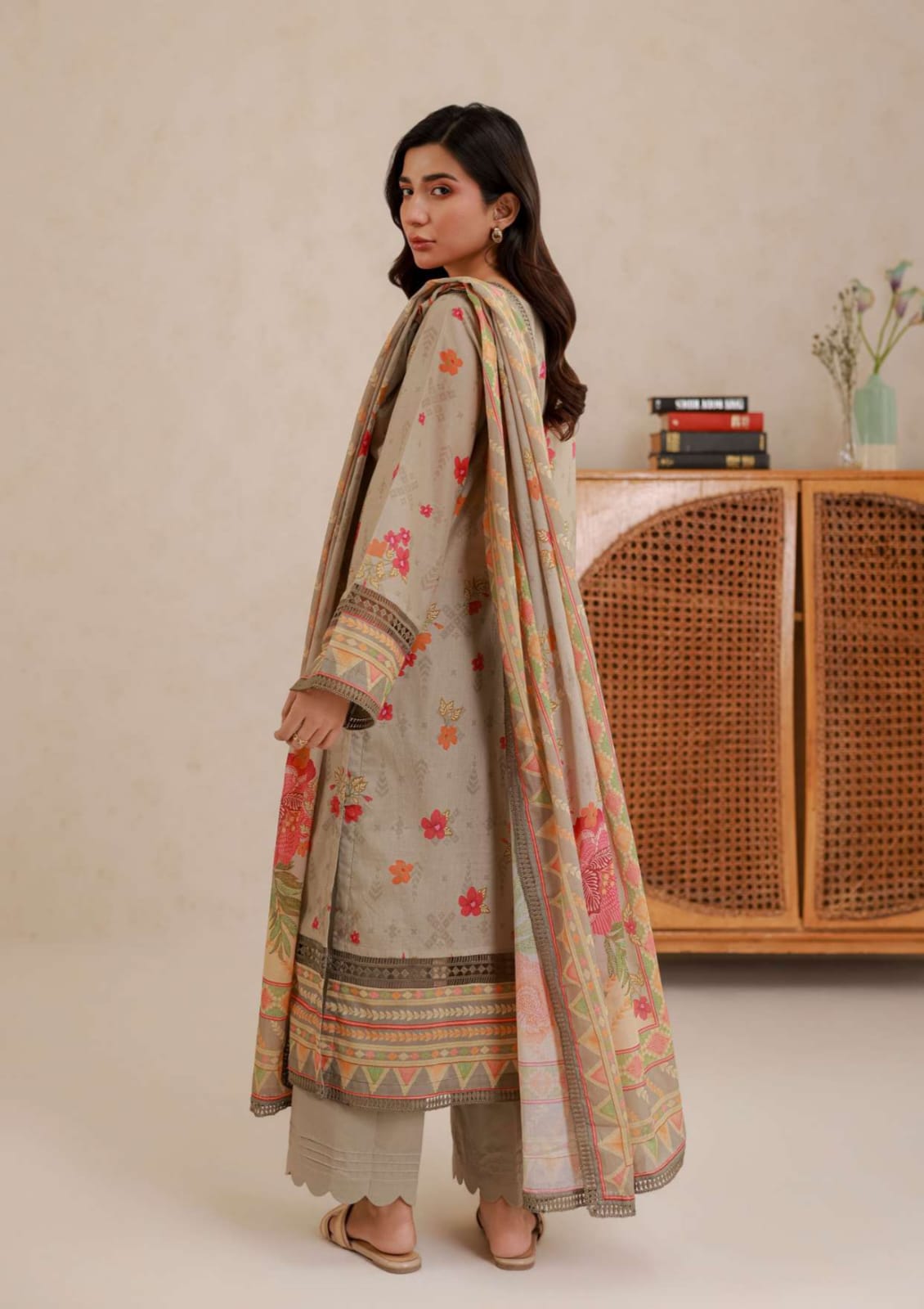 Elegant Beige Floral Printed Lawn Suit 3 Piece (Shirt + Dupatta + Trouser) – Summer Collection 30% OFF | Kashmir Clothes Center